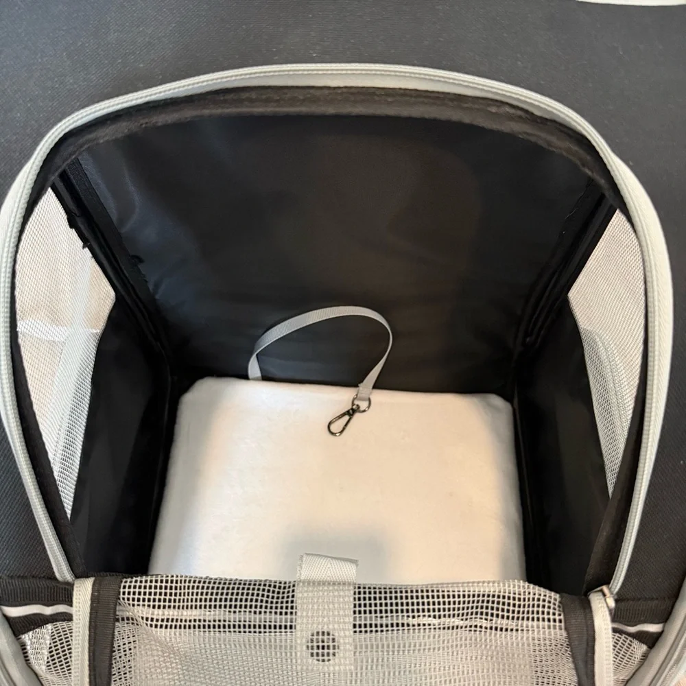 NWOT Black Pet Carrier - Picture 14 of 16